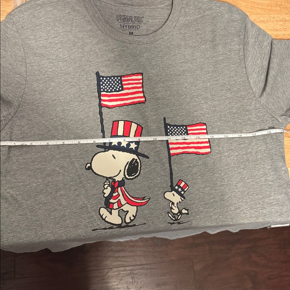 Peanuts Gray Patriotic T-Shirt - Picture 2 of 3